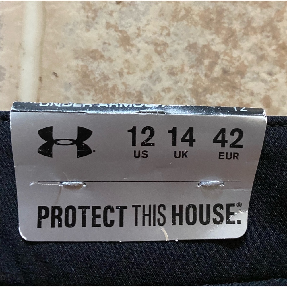 Under armor golf pants - Picture 3 of 4